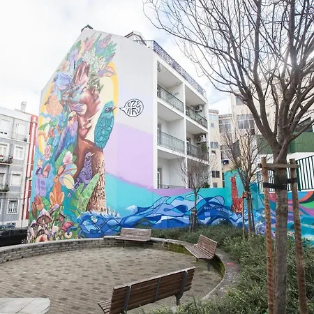 Апартаменти Flh Graca Colourful Лісабон